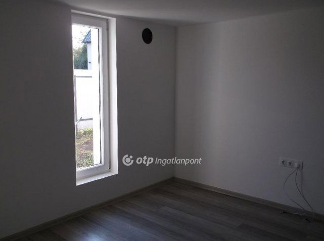 Eladó családi ház, Markazon 35 M Ft, 2 szobás