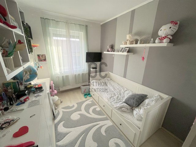 Eladó ikerház, Szigetszentmiklóson 89.9 M Ft, 4 szobás