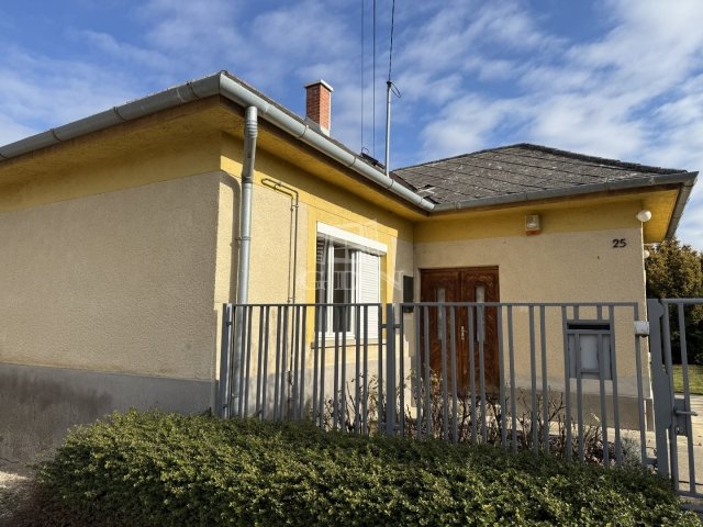 Kiadó családi ház, albérlet, Székesfehérvárott 280 E Ft / hó