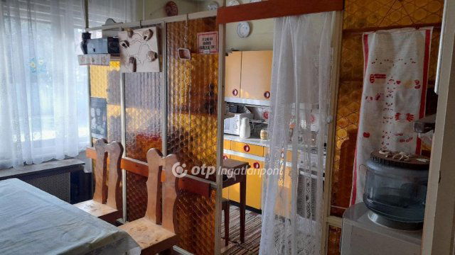 Eladó családi ház, Szegeden 72 M Ft, 3 szobás