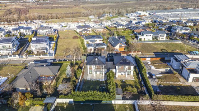 Eladó ikerház, Törökbálinton 249 M Ft, 5 szobás