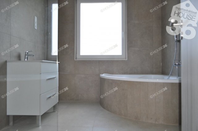 Eladó családi ház, Kecskeméten 83.9 M Ft, 3 szobás