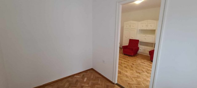 Kiadó téglalakás, albérlet, Pécsett 120 E Ft / hó, 2 szobás