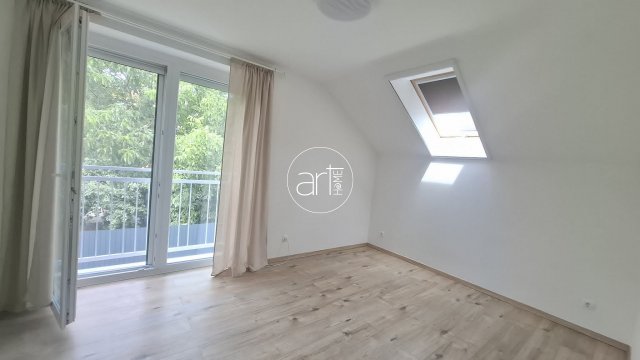 Kiadó téglalakás, albérlet, Szegeden, Gyöngytyúk utcában