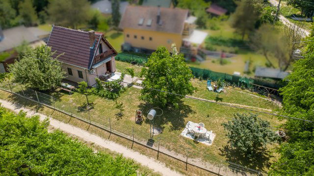Eladó családi ház, Szigetmonostorban 64.9 M Ft, 1+2 szobás