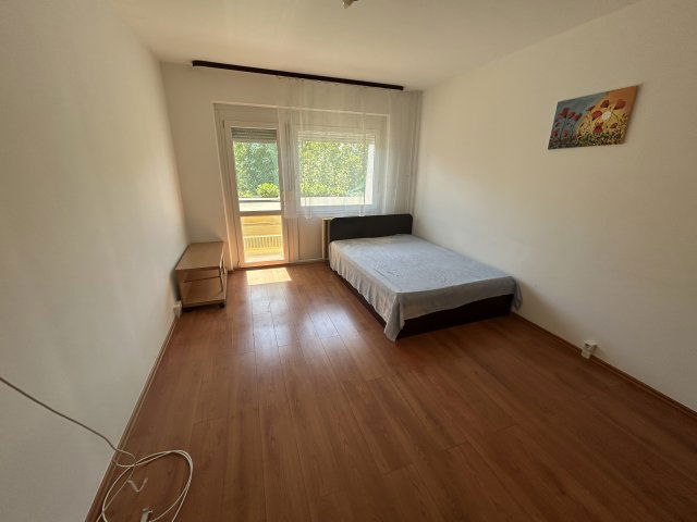 Eladó panellakás, Szegeden, Kereszttöltés utcában 45.5 M Ft