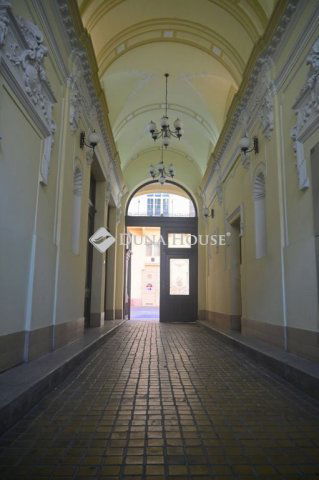 Eladó téglalakás, Budapesten, V. kerületben 255 M Ft, 3 szobás