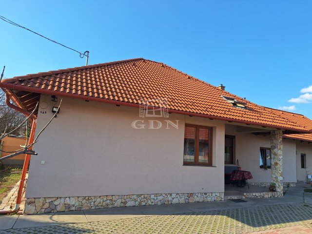 Eladó családi ház, Kistarcsán 145.9 M Ft, 4 szobás