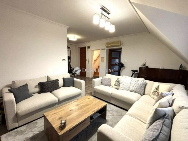 Eladó téglalakás, Csornán 84.9 M Ft, 4 szobás