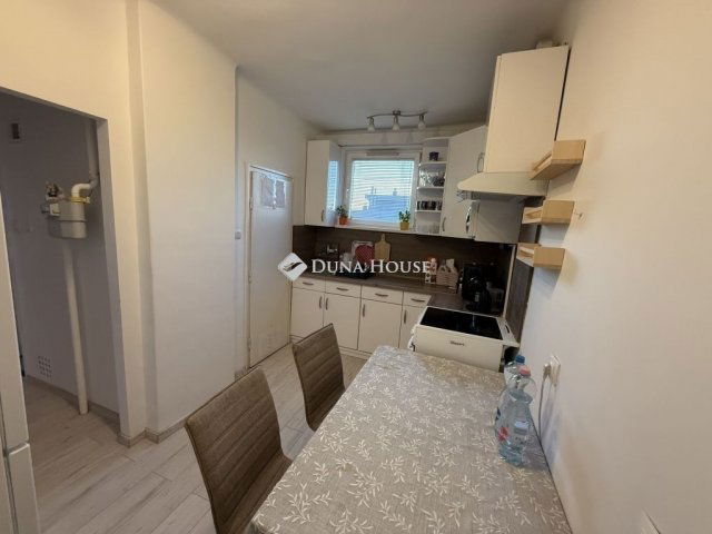 Eladó téglalakás, Debrecenben 59.9 M Ft, 2 szobás