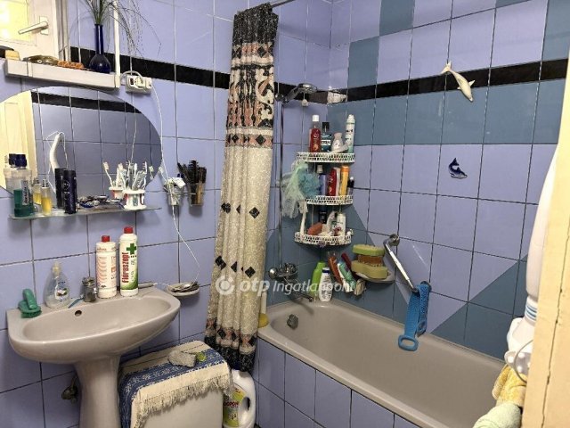 Eladó családi ház, Sukorón 57 M Ft, 3+1 szobás