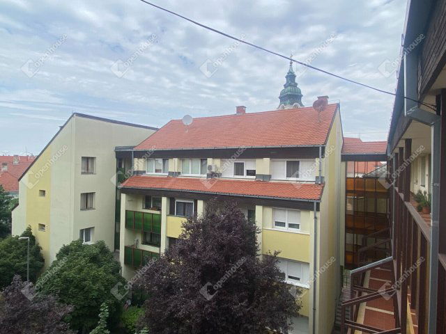 Eladó téglalakás, Mosonmagyaróváron 44.9 M Ft, 3 szobás
