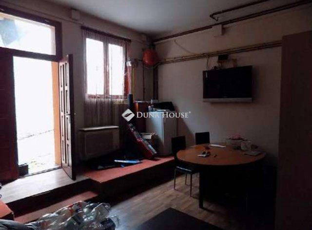 Eladó családi ház, Szentendrén 349.5 M Ft, 7 szobás