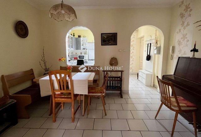 Eladó téglalakás, Szegeden 63.9 M Ft, 2 szobás