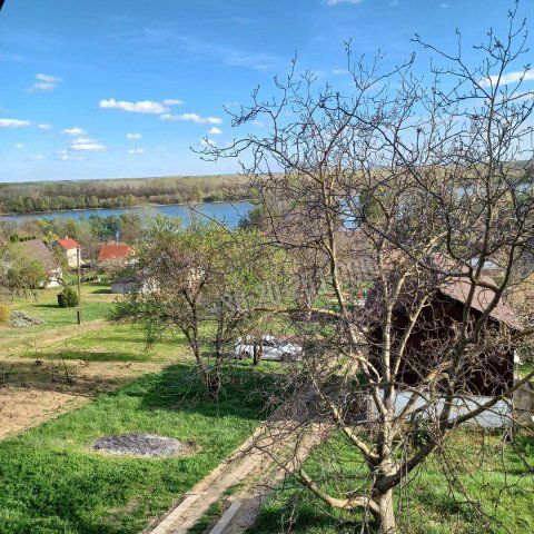 Eladó nyaraló, Dunaszekcsőn 14 M Ft, 1+3 szobás