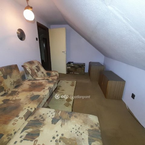 Eladó ikerház, Tolnán 30.99 M Ft, 4+2 szobás