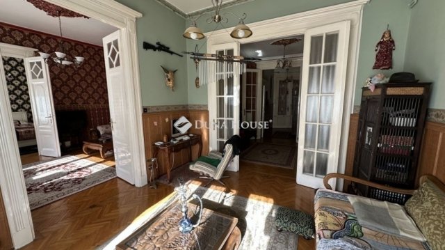 Eladó téglalakás, Budapesten, VI. kerületben 142 M Ft, 3 szobás