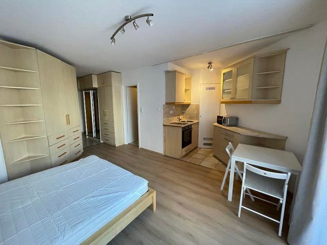 Kiadó téglalakás, albérlet, VIII. kerületben, Bérkocsis utcában