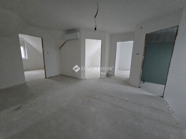 Eladó családi ház, Aranyosgadányban 98 M Ft, 7 szobás