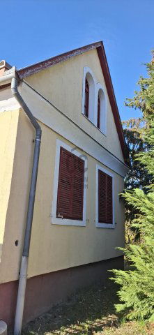 Eladó családi ház, Balatonkenesén 109 M Ft, 5 szobás