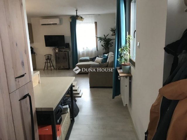 Eladó családi ház, Mohán 92.9 M Ft, 5 szobás