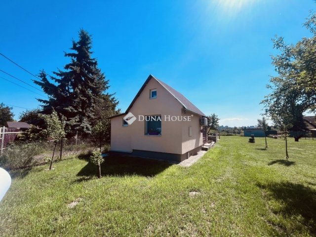 Eladó nyaraló, Dunaújvárosban 17 M Ft, 1 szobás