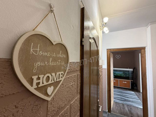 Eladó panellakás, Oroszlányban, Népek barátsága utcában