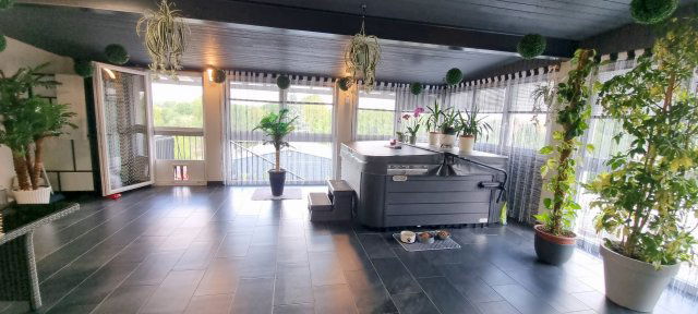 Eladó családi ház, Bicskén 198 M Ft, 4 szobás