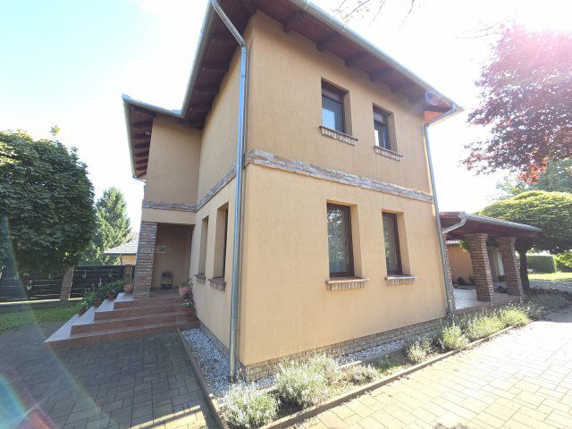 Eladó családi ház, Ordacsehin 118.6 M Ft, 5 szobás