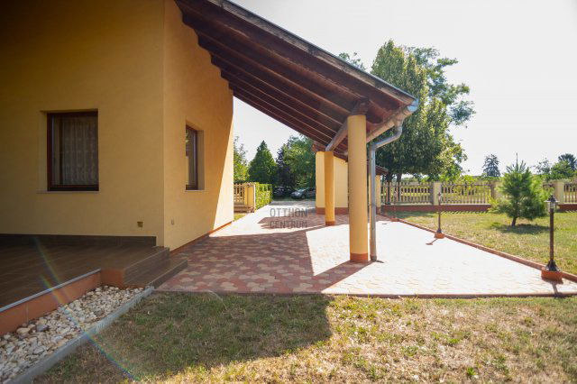 Eladó családi ház, Balatonőszödön 109.9 M Ft, 5 szobás