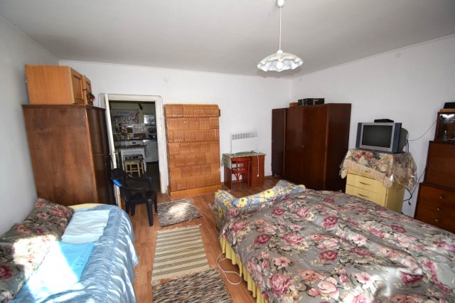 Eladó családi ház, Csepregen 23.5 M Ft, 1 szobás