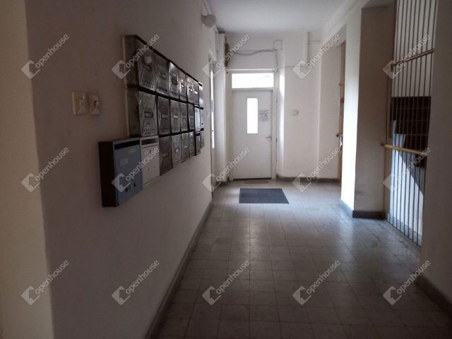 Eladó téglalakás, Szolnokon 18.95 M Ft, 1 szobás