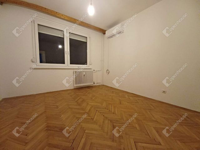 Eladó panellakás, Debrecenben 59.9 M Ft, 3 szobás