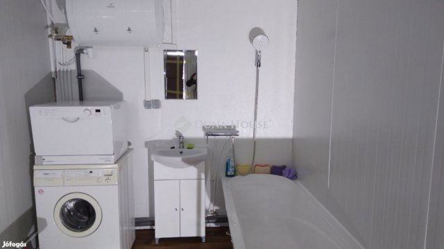 Eladó családi ház, Héregen 11 M Ft, 1 szobás