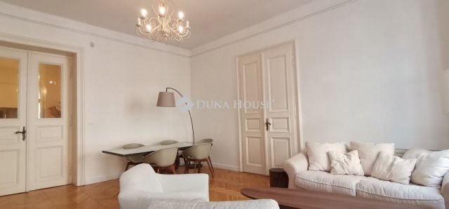 Kiadó téglalakás, albérlet, Budapesten, V. kerületben, 3 szobás