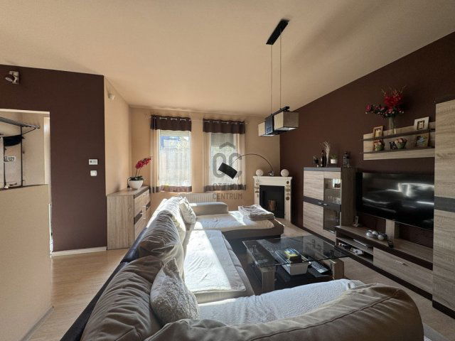 Eladó ikerház, Fóton 114.99 M Ft, 4 szobás