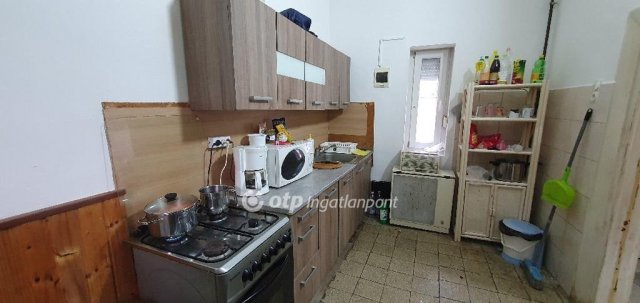 Eladó családi ház, Devecseren 18.5 M Ft, 1+1 szobás