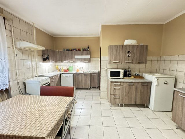 Eladó családi ház, Jászapátiban 34.9 M Ft, 4+1 szobás