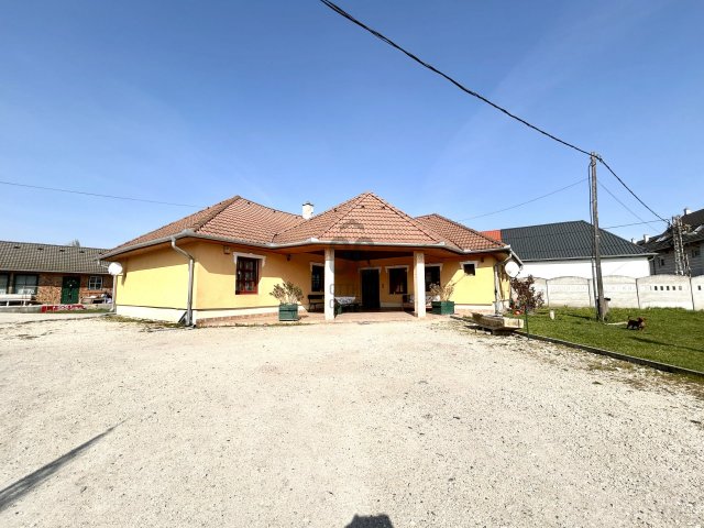 Eladó családi ház, Győrött 110 M Ft, 4 szobás