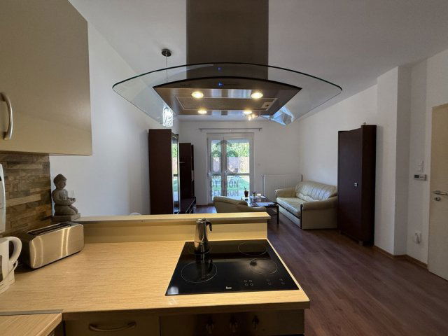 Kiadó sorház, albérlet, Budapesten, XVI. kerületben, 3 szobás