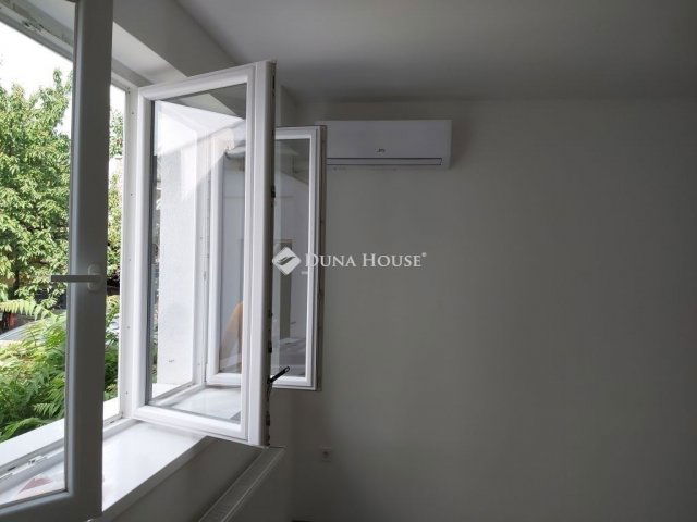 Eladó családi ház, Dunaharasztin 52.5 M Ft, 2 szobás