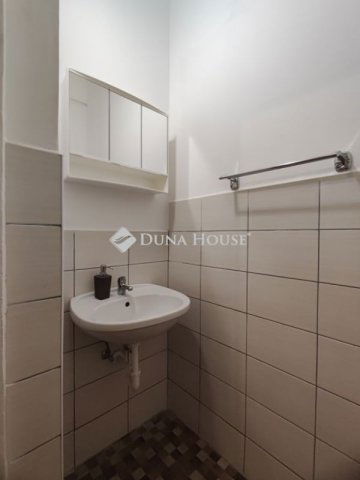 Kiadó téglalakás, albérlet, Pécsett 160 E Ft / hó, 2 szobás