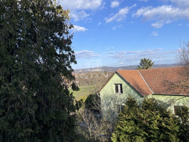 Eladó családi ház, Perbálon 130 M Ft, 5 szobás