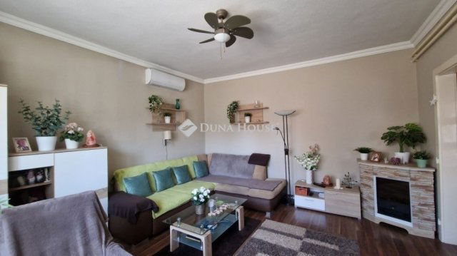 Eladó családi ház, Budapesten, XVI. kerületben 65 M Ft, 4 szobás