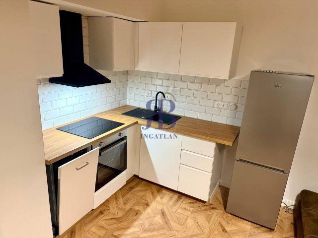 Kiadó téglalakás, albérlet, VII. kerületben, Dohány utcában