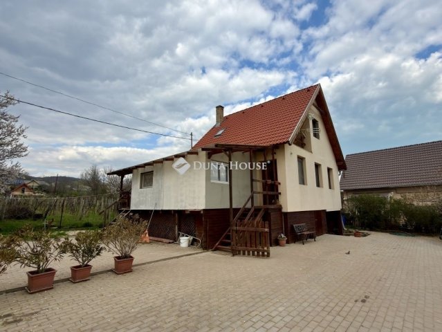 Eladó családi ház, Csopakon 68 M Ft, 5 szobás