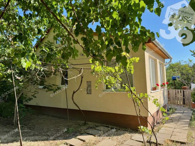 Eladó családi ház, Kecskeméten 39.9 M Ft, 2 szobás