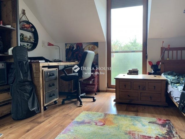 Eladó családi ház, Szentendrén 330 M Ft, 6 szobás