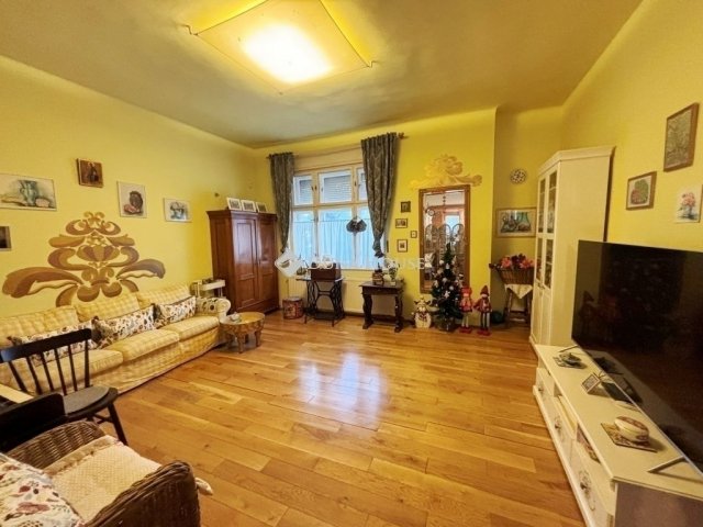 Eladó családi ház, Budapesten, III. kerületben 196.35 M Ft