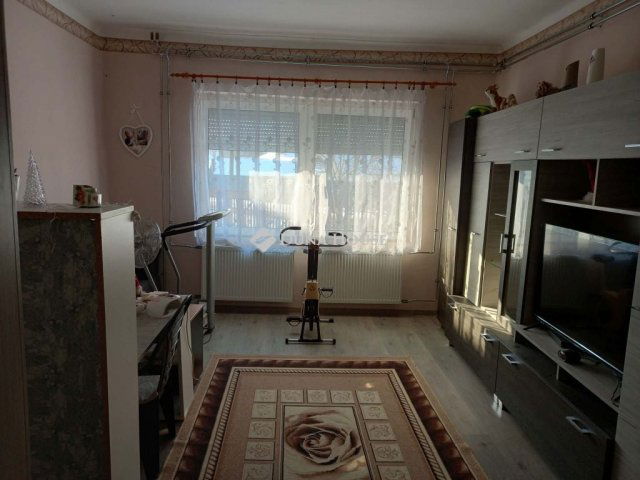 Eladó családi ház, Jászkisérén 22.5 M Ft, 2 szobás